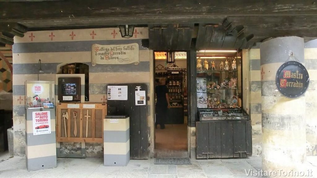 Antica bottega all'interno del Borgo Medievale di Torino