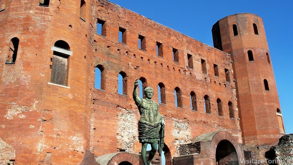 Porta Palatina, una delle porte medievali di Torino